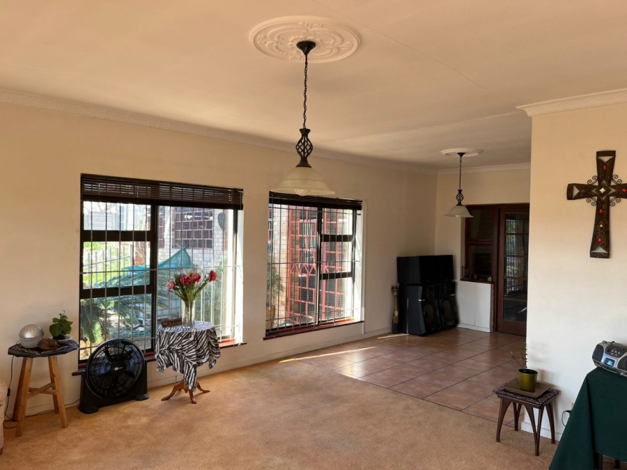 4 Bedroom Property for Sale in Heuwelkruin Eastern Cape